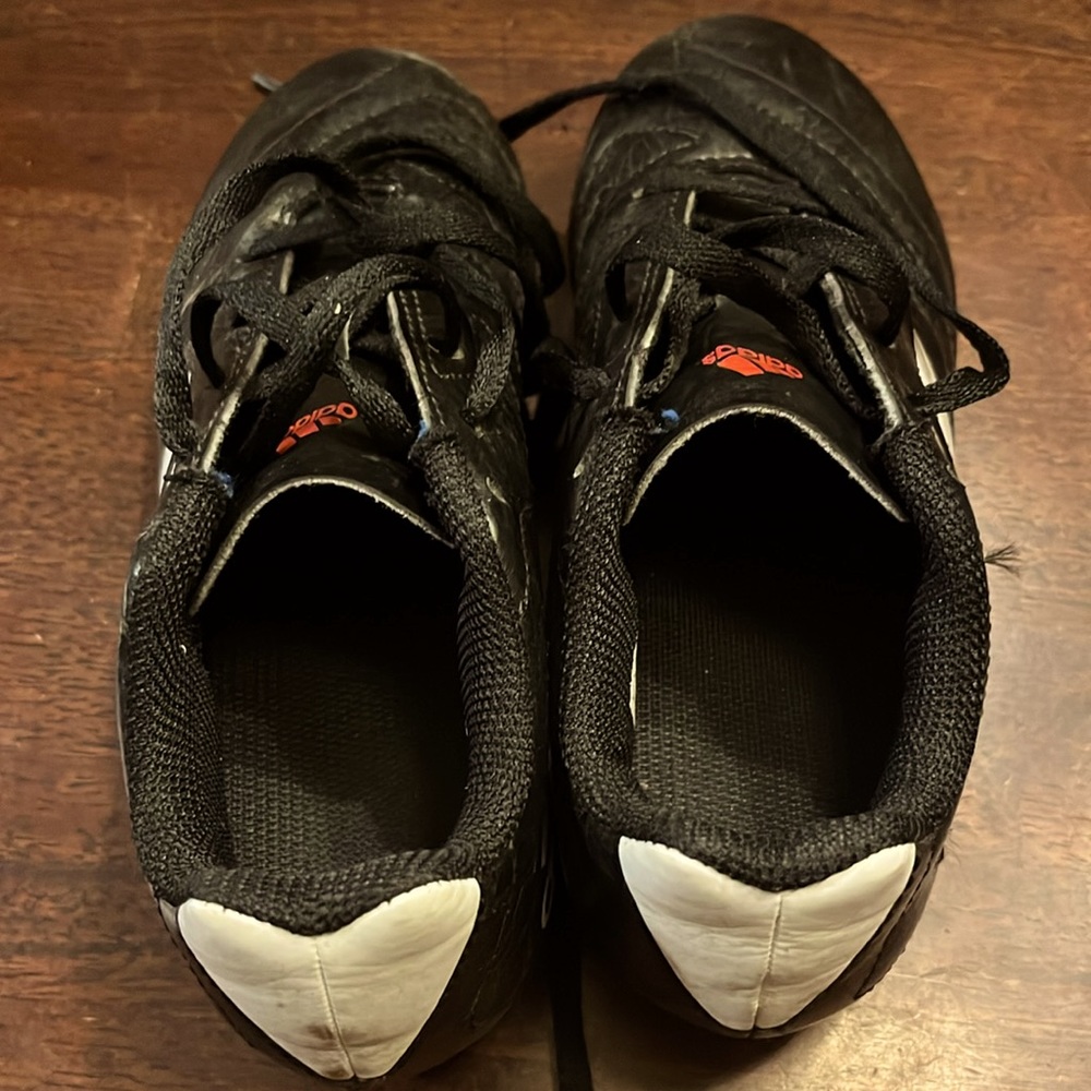 Adidas youth soccer shoes Size 1